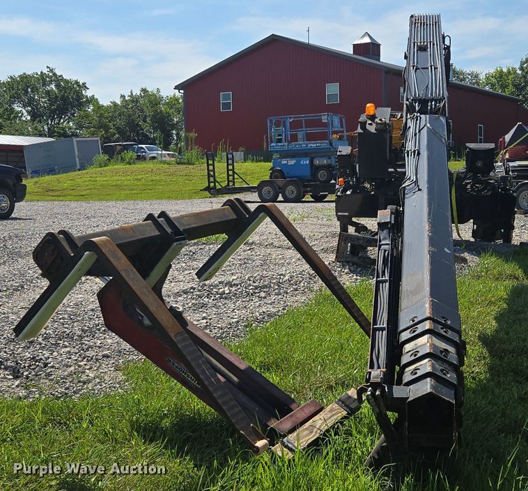 image for item EM7481 Hiab 335K-4 Hipro truck mounted crane