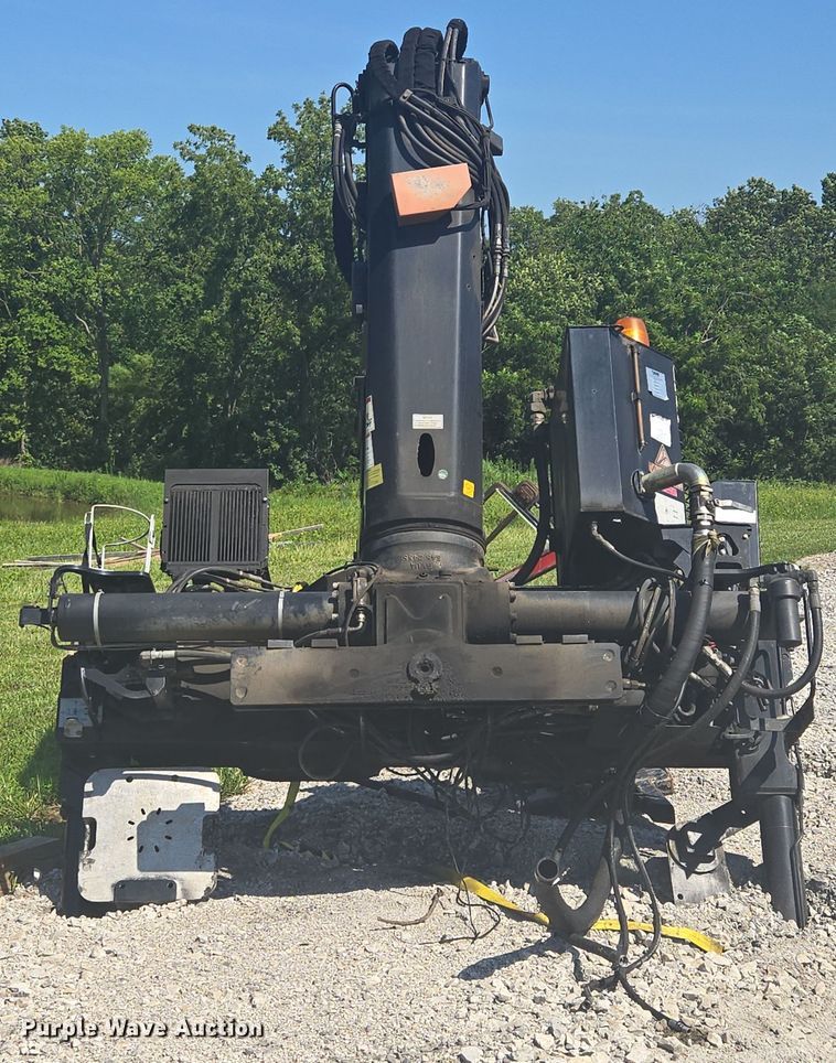 image for item EM7481 Hiab 335K-4 Hipro truck mounted crane