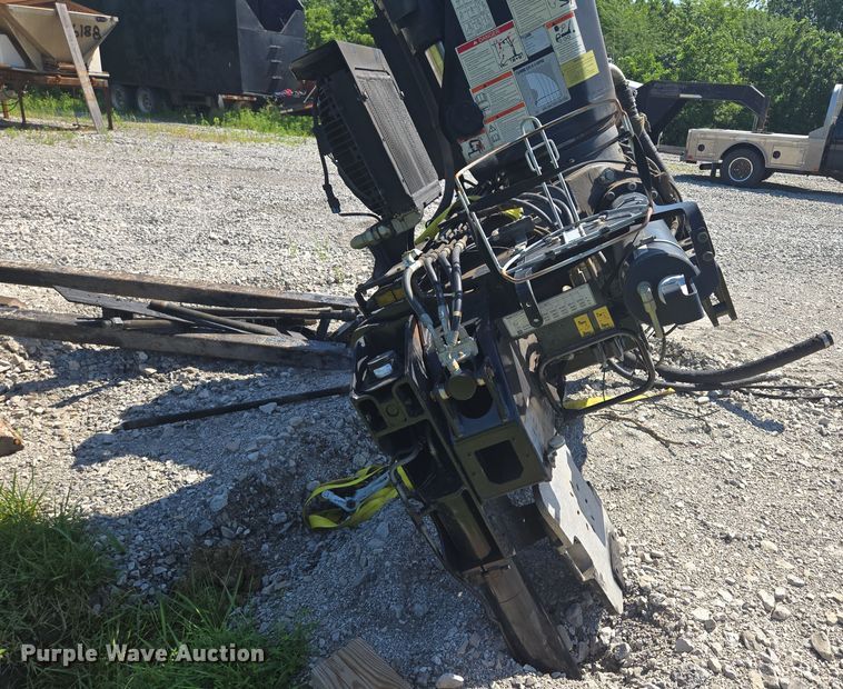 image for item EM7481 Hiab 335K-4 Hipro truck mounted crane