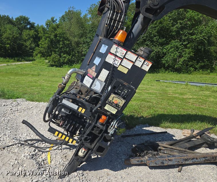 image for item EM7481 Hiab 335K-4 Hipro truck mounted crane