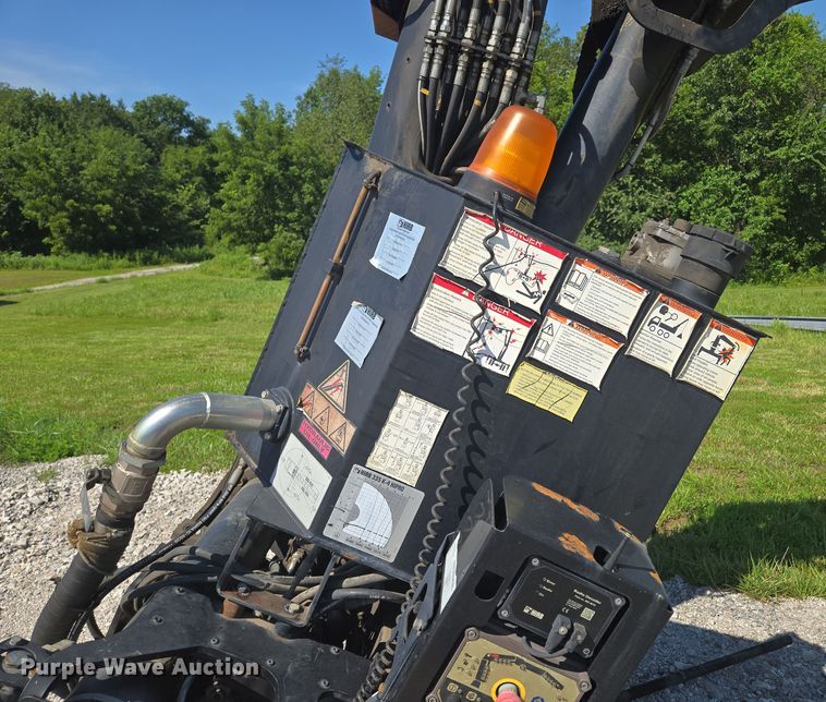 image for item EM7481 Hiab 335K-4 Hipro truck mounted crane