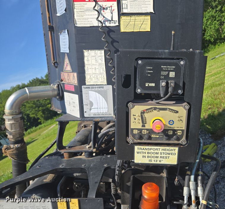 image for item EM7481 Hiab 335K-4 Hipro truck mounted crane