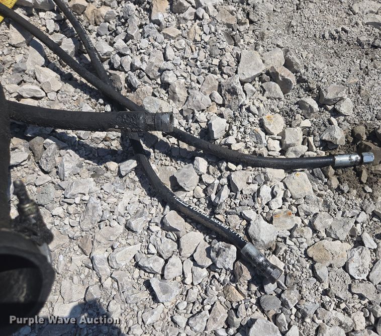 image for item EM7481 Hiab 335K-4 Hipro truck mounted crane