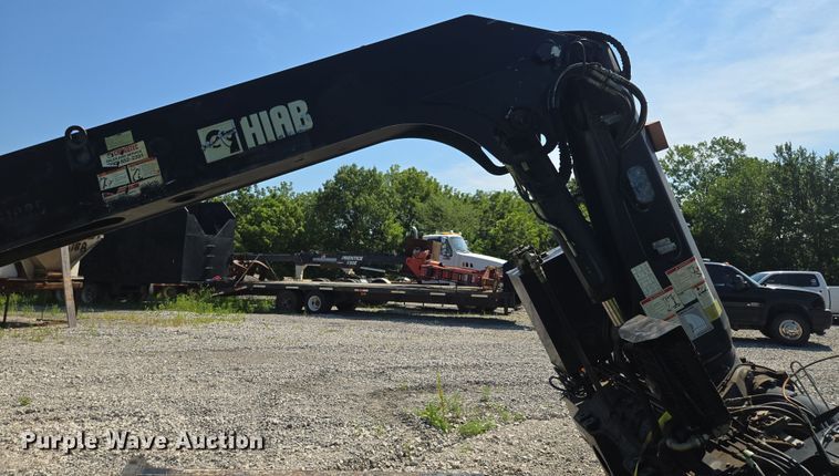 image for item EM7481 Hiab 335K-4 Hipro truck mounted crane