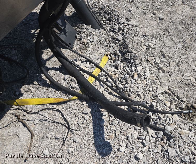 image for item EM7481 Hiab 335K-4 Hipro truck mounted crane