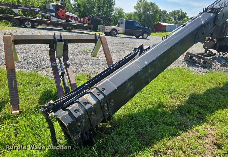 image for item EM7481 Hiab 335K-4 Hipro truck mounted crane