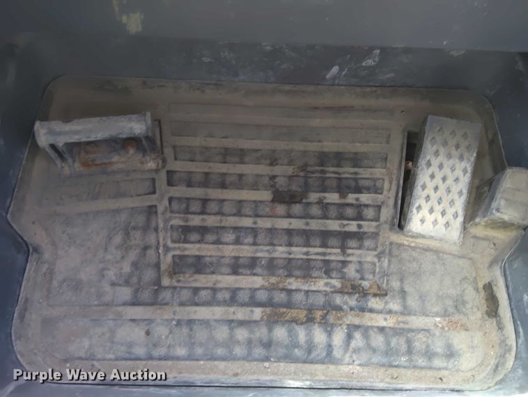 image for item EM8030 2014 John Deere 333E tracked skid steer loader