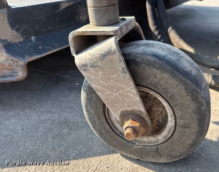 image for item EM8037 2012 Bobcat 90