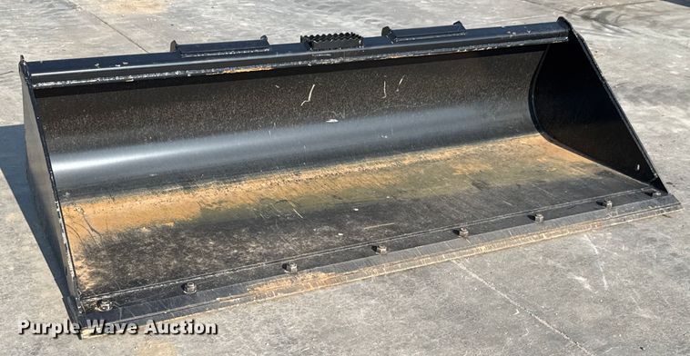 image for item EM8040 John Deere C84 skid steer bucket