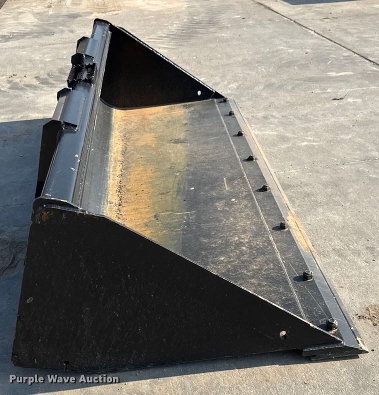 image for item EM8040 John Deere C84 skid steer bucket