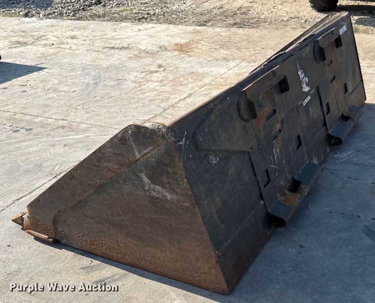 image for item EM8043 Bobcat 80 Lo Pro skid steer bucket