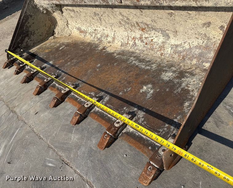 image for item EM8043 Bobcat 80 Lo Pro skid steer bucket