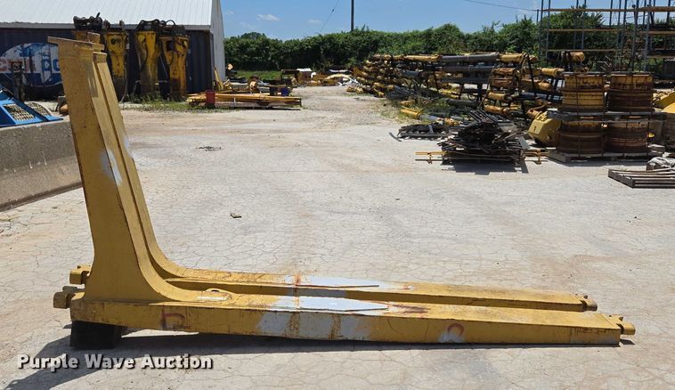 image for item EN2022 Dozer blade push arms