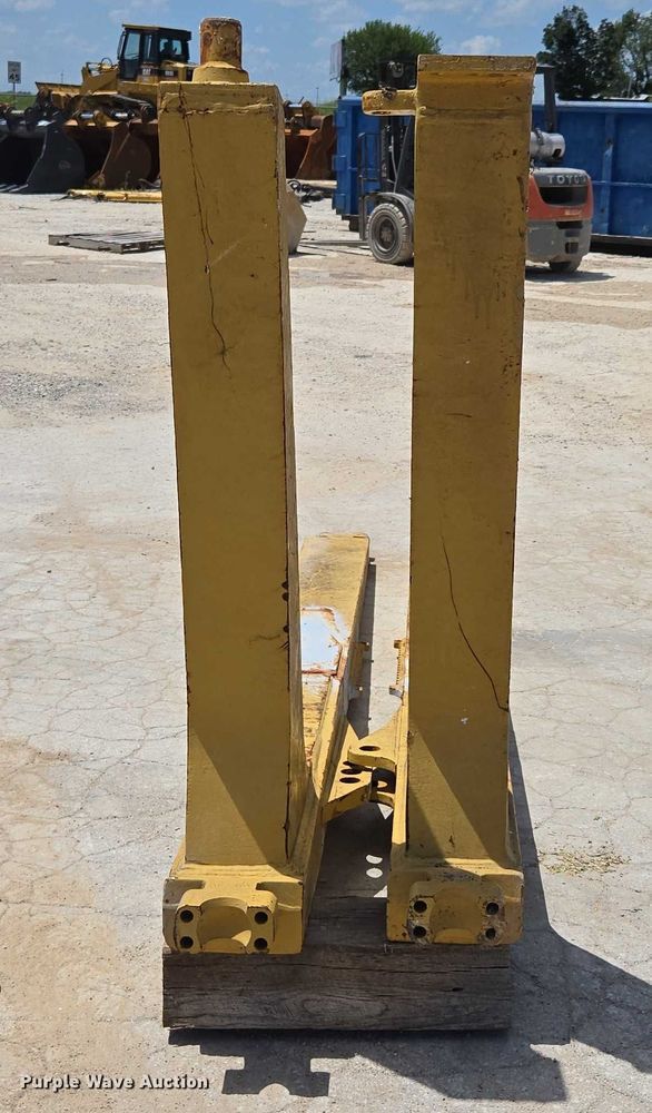 image for item EN2022 Dozer blade push arms