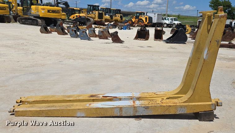 image for item EN2022 Dozer blade push arms