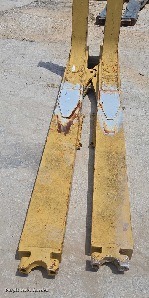 image for item EN2022 Dozer blade push arms