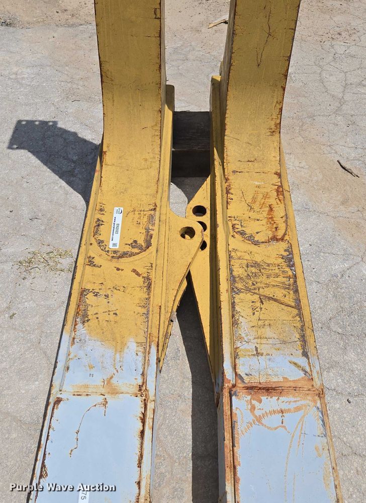 image for item EN2022 Dozer blade push arms