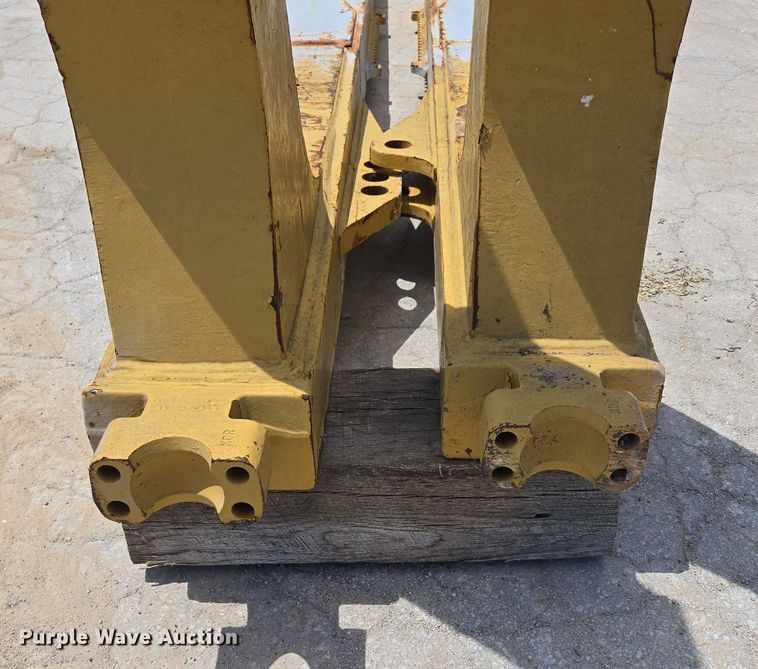 image for item EN2022 Dozer blade push arms
