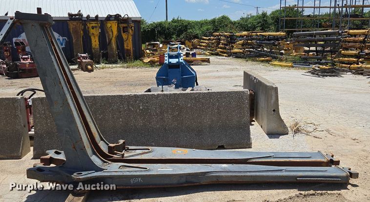 image for item EN2023 John Deere AT427063 dozer blade push arms