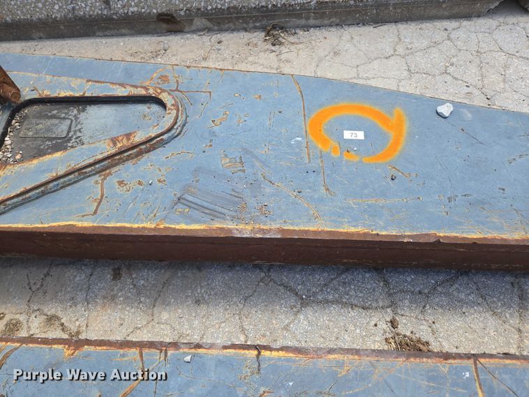 image for item EN2023 John Deere AT427063 dozer blade push arms