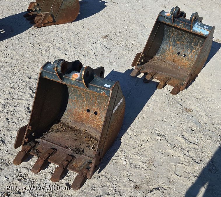 image for item EN2024 (2) excavator buckets