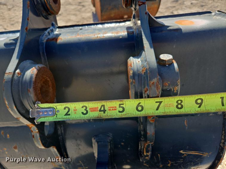 image for item EN2024 (2) excavator buckets