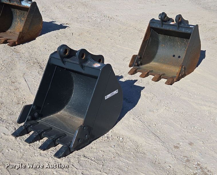 image for item EN2025 (2) excavator buckets