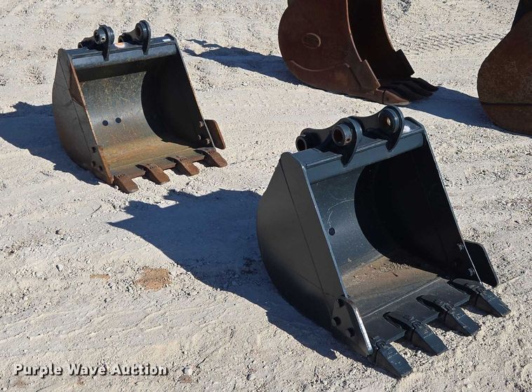 image for item EN2025 (2) excavator buckets