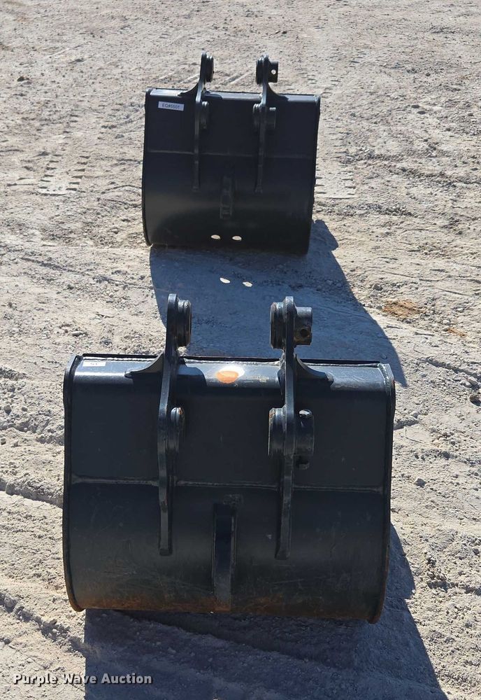 image for item EN2025 (2) excavator buckets