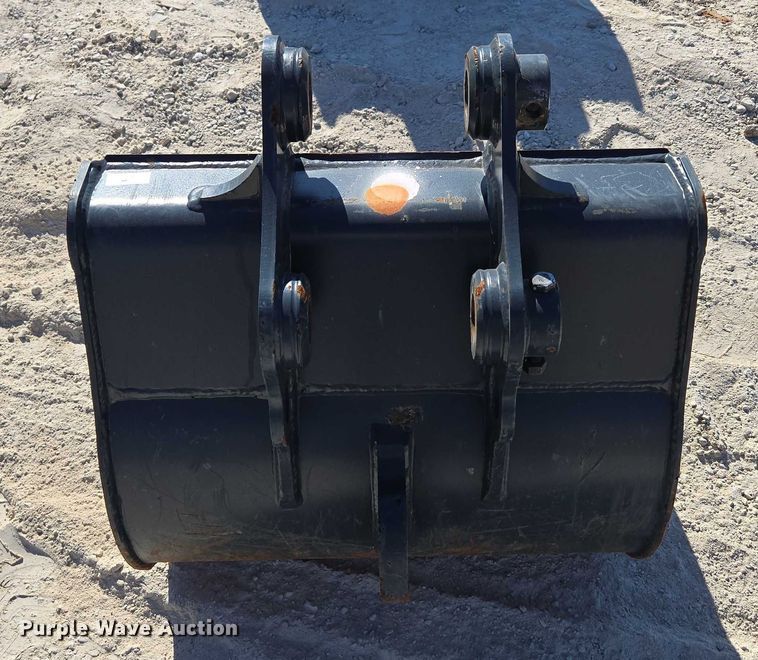 image for item EN2025 (2) excavator buckets