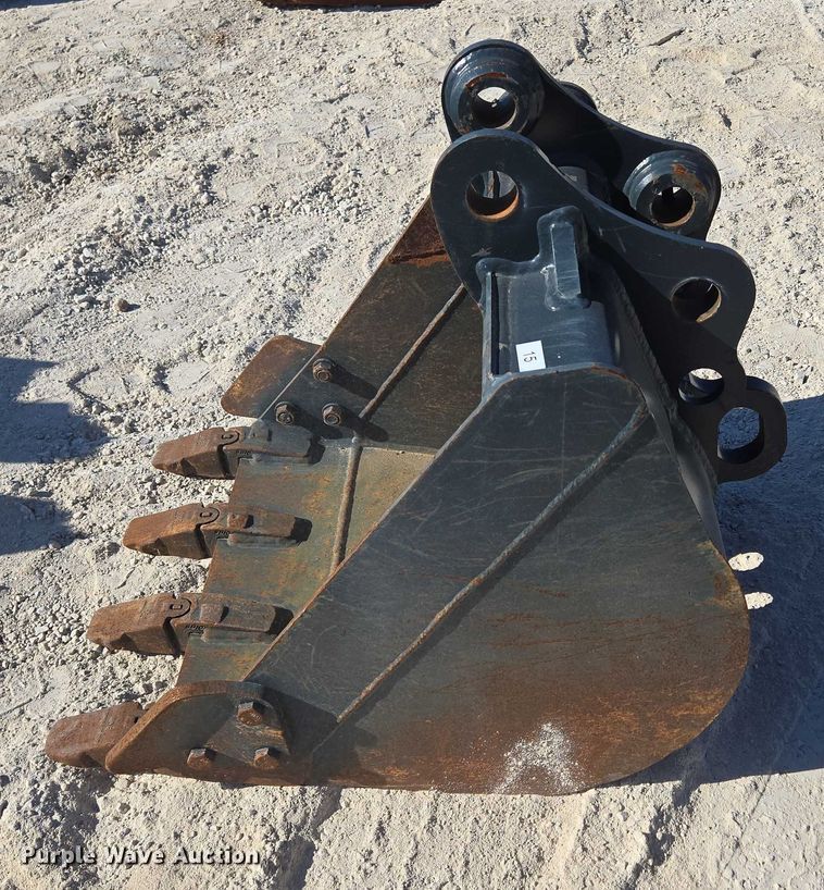 image for item EN2025 (2) excavator buckets