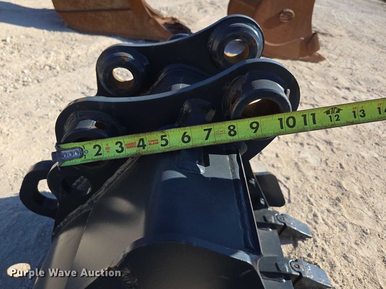 image for item EN2025 (2) excavator buckets