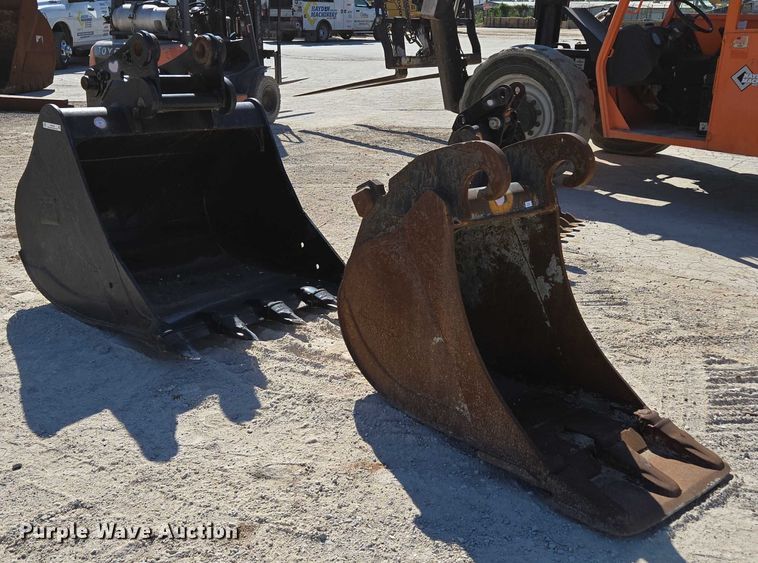 image for item EN2029 (2) excavator buckets