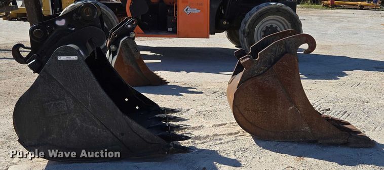 image for item EN2029 (2) excavator buckets