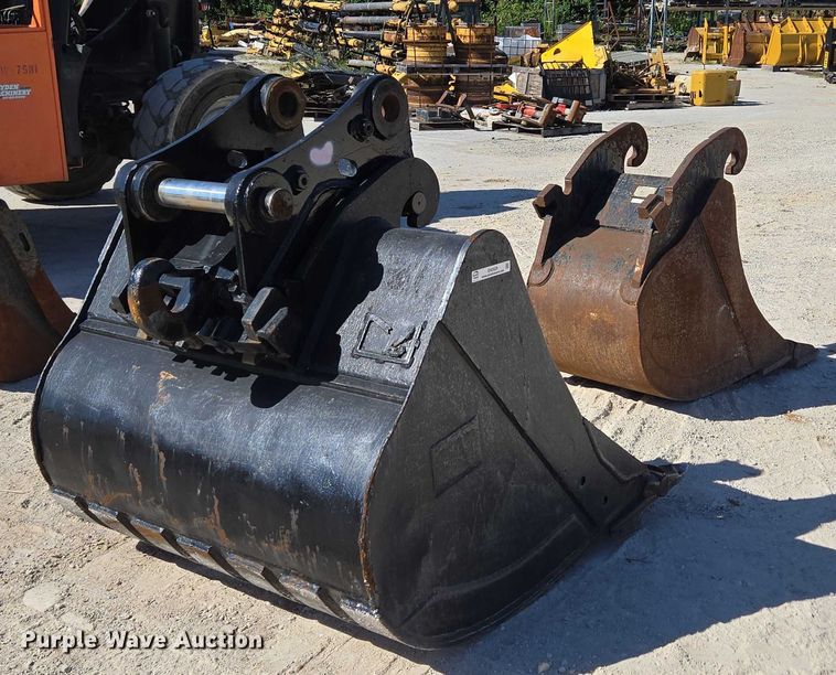 image for item EN2029 (2) excavator buckets