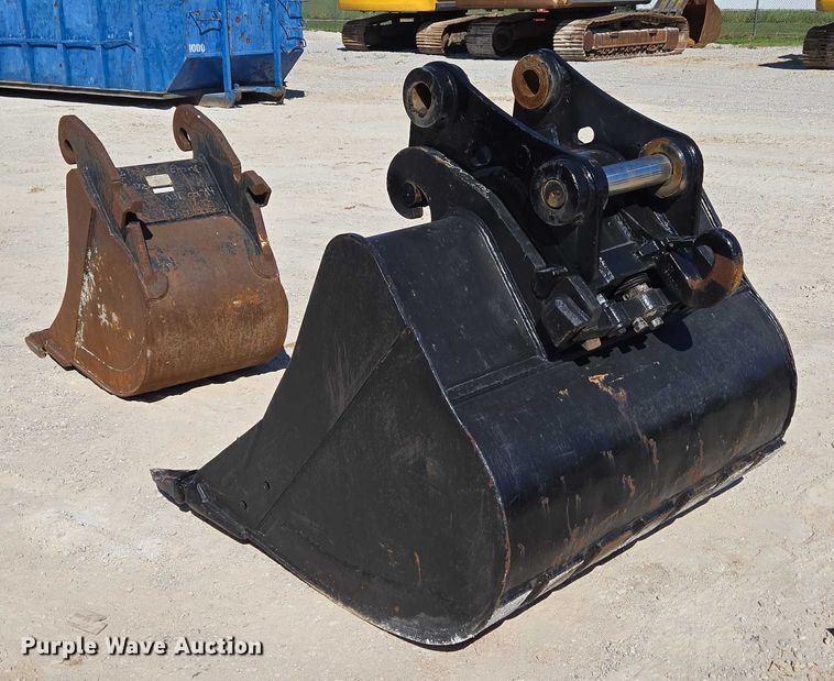 image for item EN2029 (2) excavator buckets