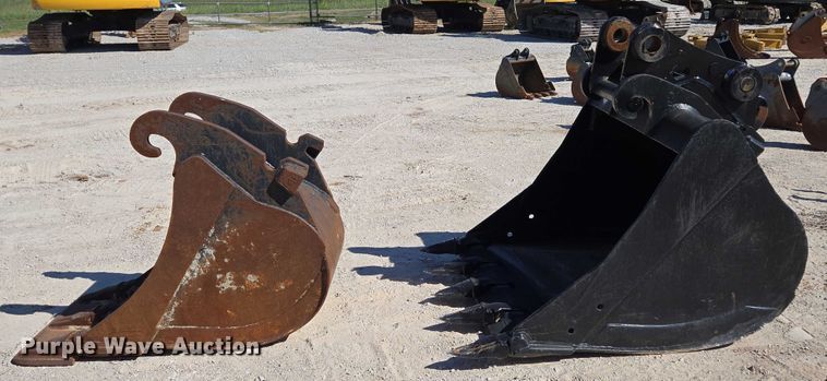 image for item EN2029 (2) excavator buckets