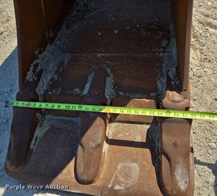 image for item EN2029 (2) excavator buckets