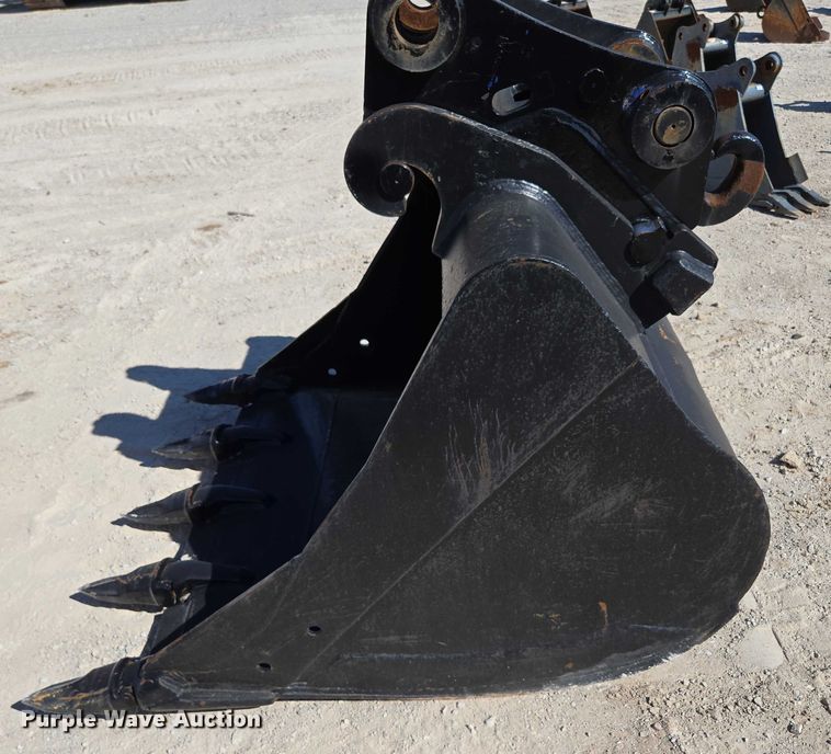 image for item EN2029 (2) excavator buckets