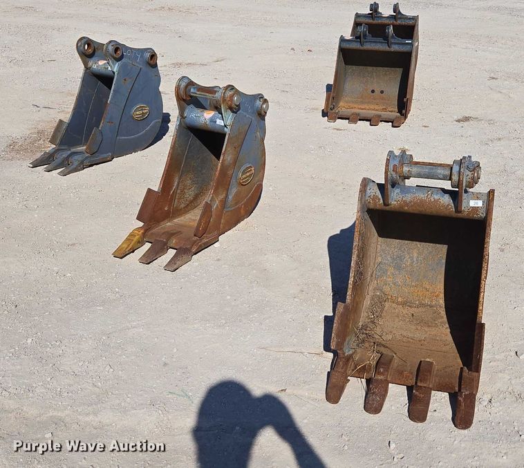 image for item EN2030 (3) excavator buckets