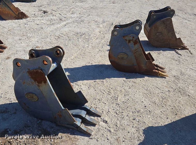 image for item EN2030 (3) excavator buckets