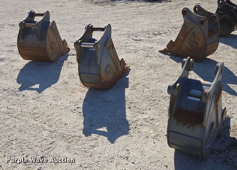 image for item EN2030 (3) excavator buckets