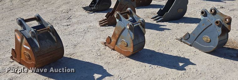 image for item EN2030 (3) excavator buckets