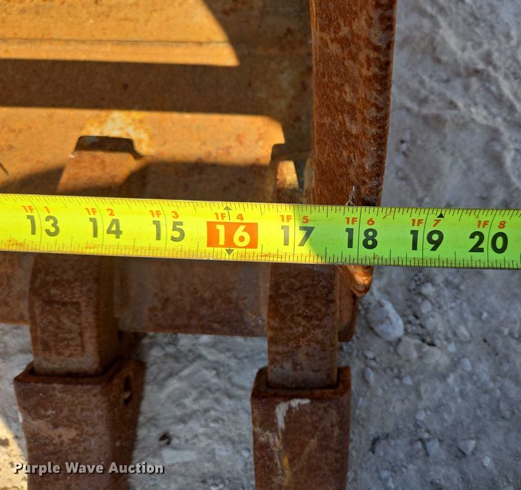 image for item EN2030 (3) excavator buckets