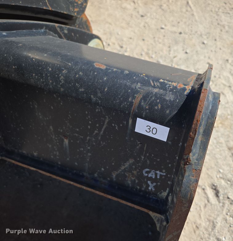 image for item EN2031 Caterpillar backhoe bucket