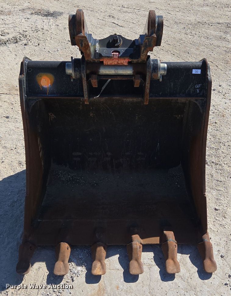 image for item EN2031 Caterpillar backhoe bucket