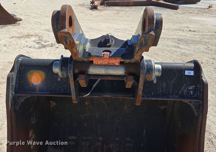 image for item EN2031 Caterpillar backhoe bucket