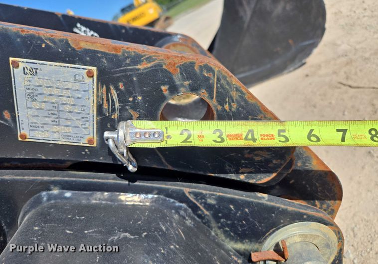 image for item EN2031 Caterpillar backhoe bucket