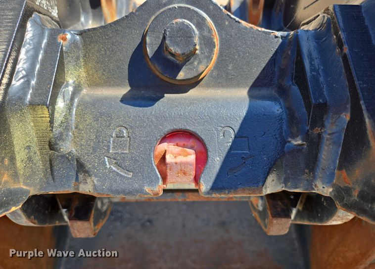 image for item EN2031 Caterpillar backhoe bucket