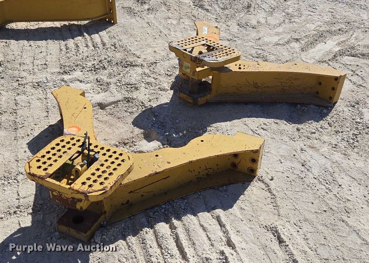 image for item EN2032 (2) dozer drawbars